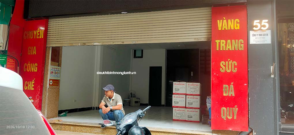 Giao bình nóng lạnh Ariston cho tiệm vàng