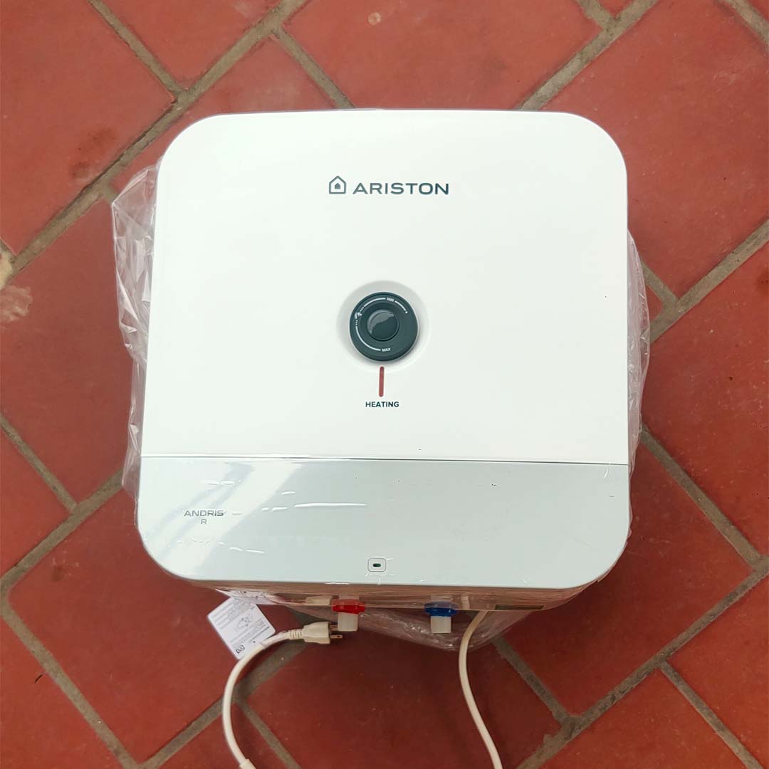 hình ảnh thực tế của bình nóng lạnh ariston andris3