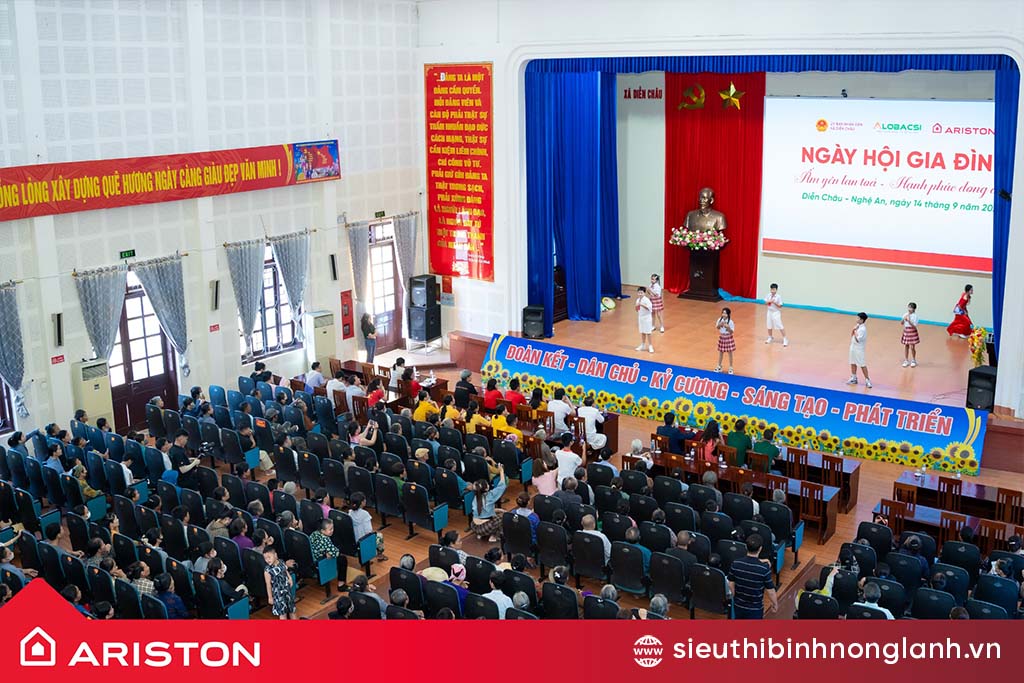 Tư vấn sức khỏe và quà tặng thiết thực: Gần 700 người dân được tư vấn sức khỏe trực tiếp và nhận các phần quà nhu yếu phẩm, góp phần chăm sóc sức khỏe cộng đồng.